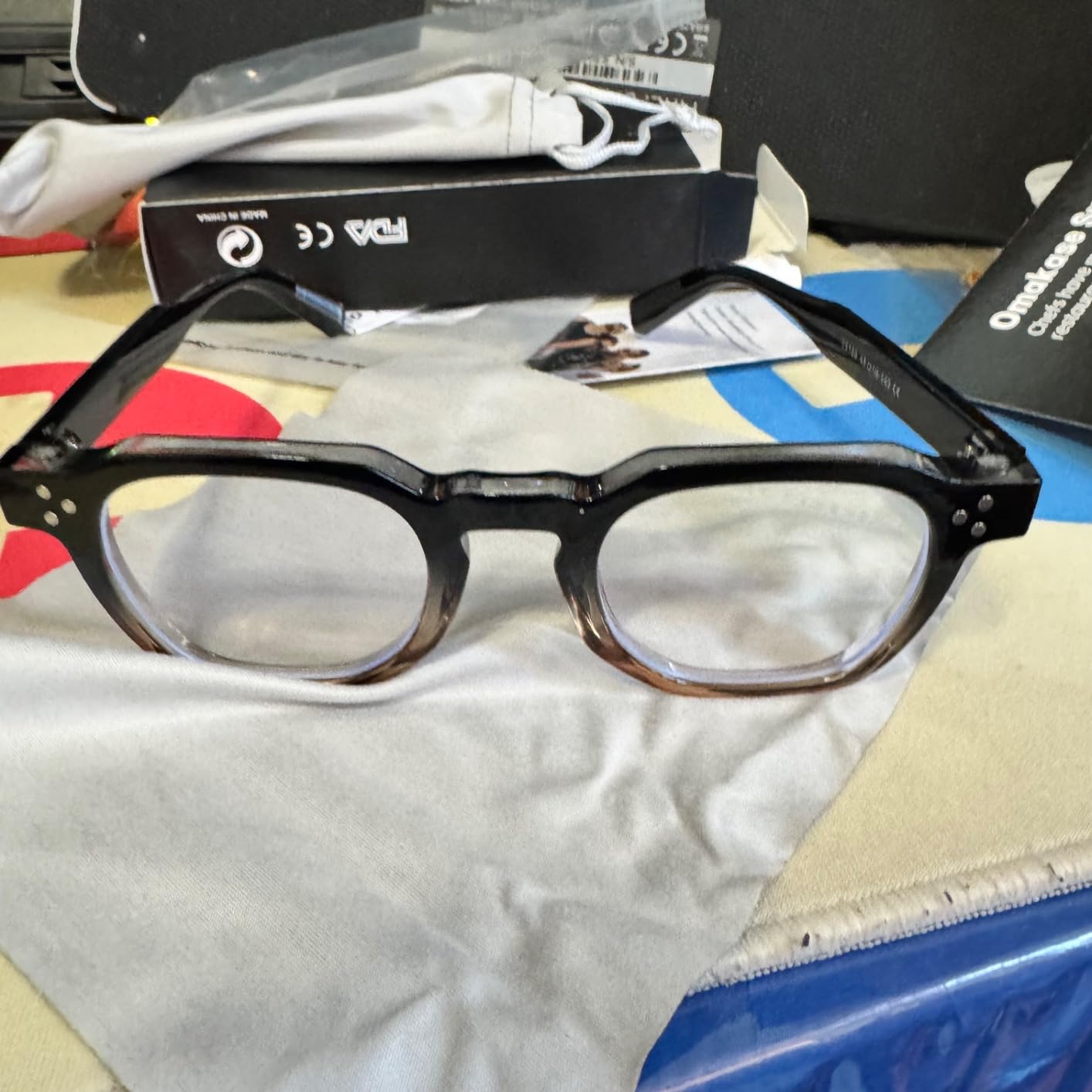 Gleyemor Blue Light Glasses – Black & Champagne Frame